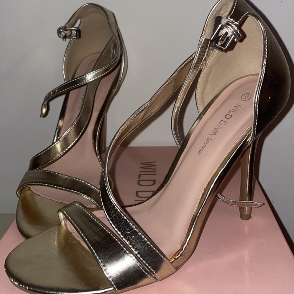 Cute wedding heels!